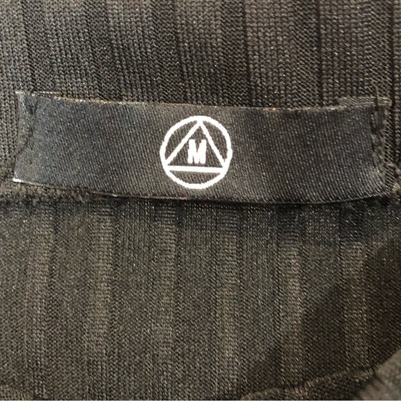 🍍2HP/ NWOT!! BLACK SET, SKIRT AND TOP. RIBBED MATERIAL U.S.SIZE 16 🍍🍍🍍🍍 - Picture 5 of 14